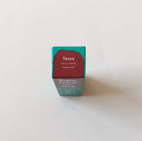 Thrive Causemetics Triple Threat Color Stick Tessa Berry Matte New - Picture 3 of 3